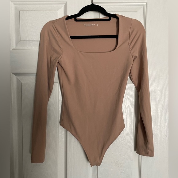 Abercrombie & Fitch Tops - Abercrombie & Fitch Soft Beige/Nude bodysuit